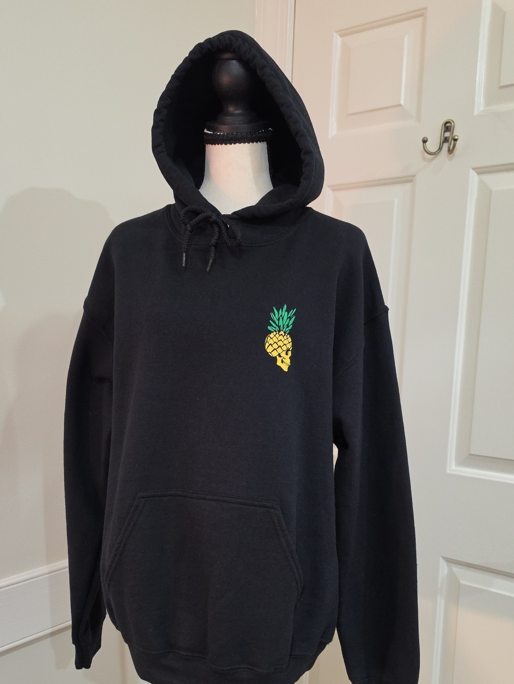 Rare SCW Skate Clothing Worldwide Black Pineapple Skull Hoodie - Size M